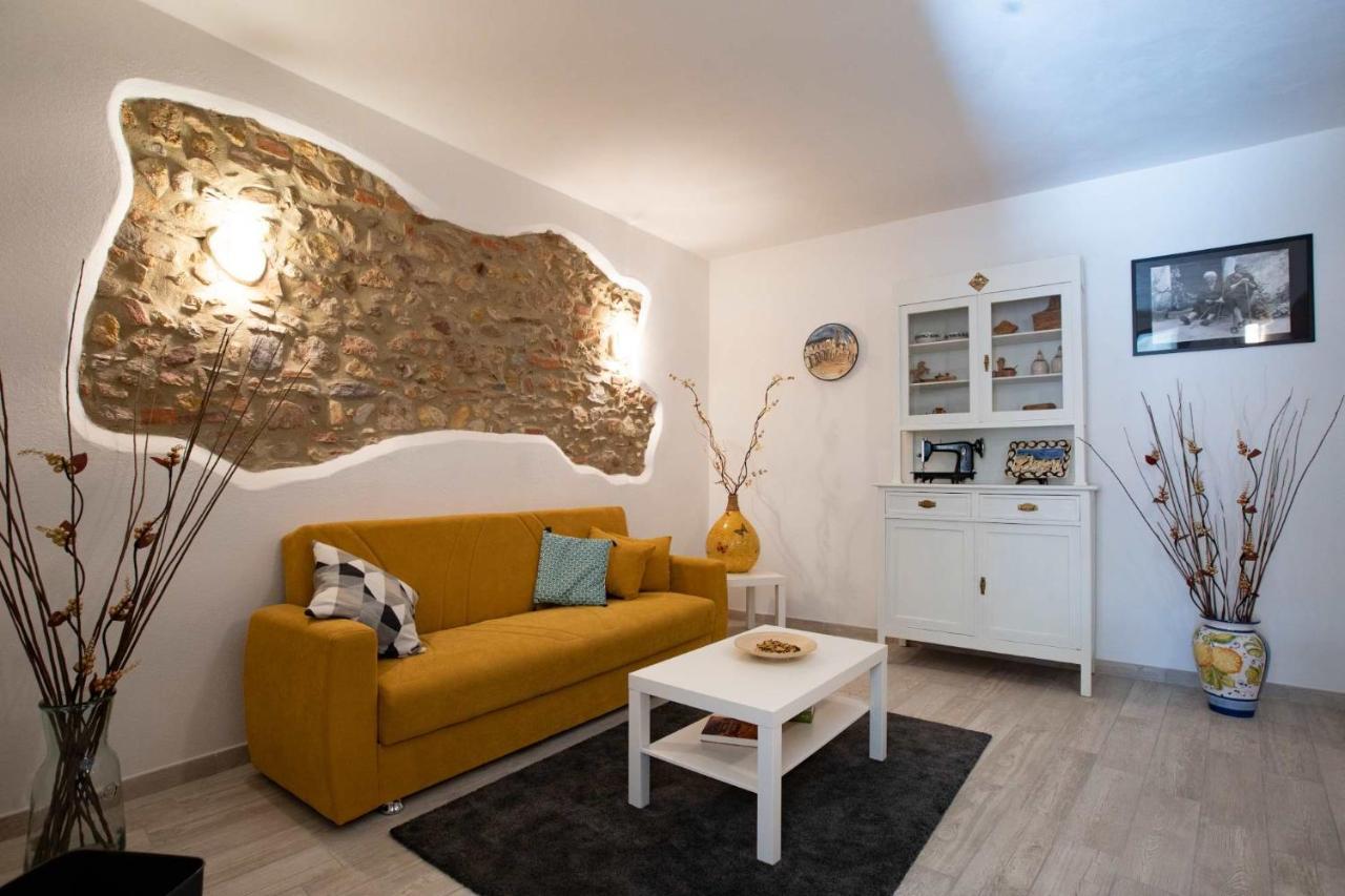 Le Logge Casa Vacanze Montepescali Eksteriør billede